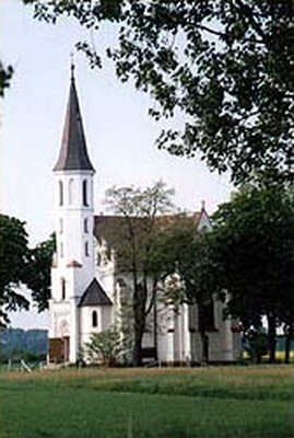 Sidzina - kościół parafialny p.w. św. Piotra i Pawła, murowany z XVII w.