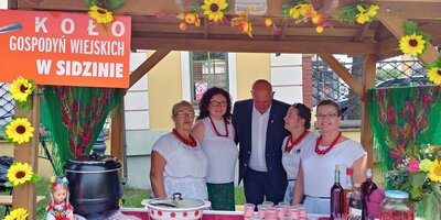 zdjęcie do
														 artykułu: Sołectwo Sidzina wyróżnione