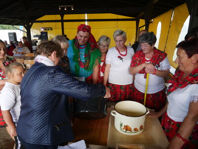 zdjęcie do
														 artykułu: Za nami kolejny Konkurs Kiszenia Kapusty metodą tradycyjną w Makowicach. 